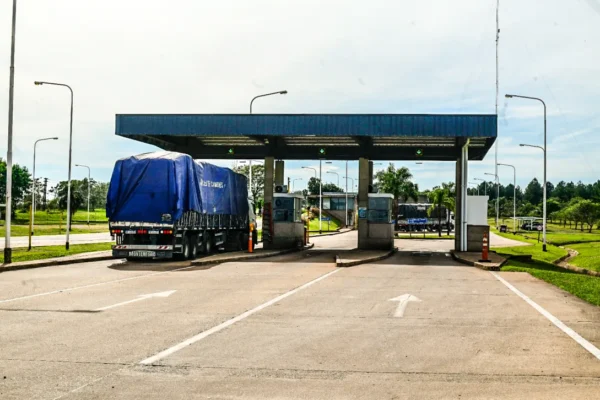 Misiones publicó las resoluciones que eliminan el pago a cuenta en rutas y termina con la “aduna paralela”