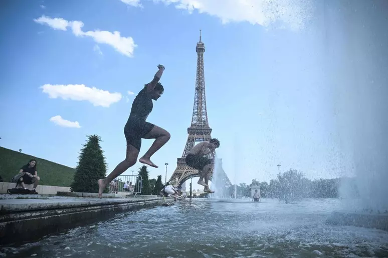 Europa enfrenta una ola de calor histórica: temperaturas extremas, cierres de escuelas y decenas de muertes