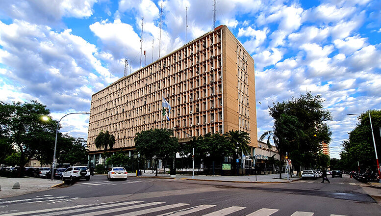 Zdero anticipó aumentos salariales para trabajadores de la administración pública del Chaco