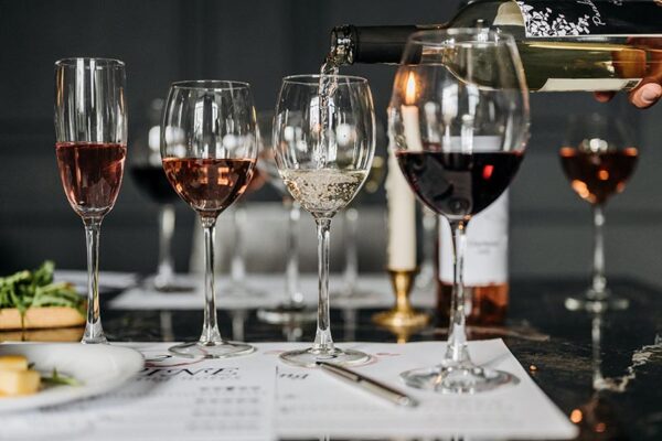 Más de 30 bodegas, sommeliers y experiencias: llega una nueva edición de Cepas Vinos a Posadas