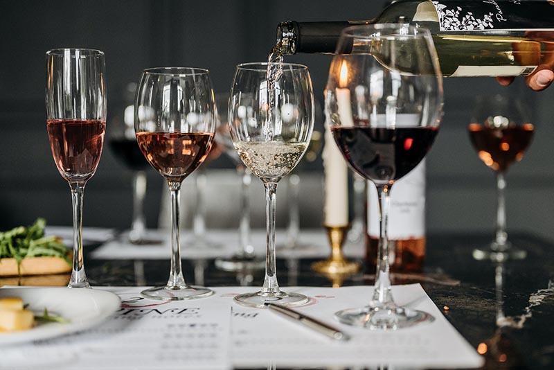 Más de 30 bodegas, sommeliers y experiencias: llega una nueva edición de Cepas Vinos a Posadas