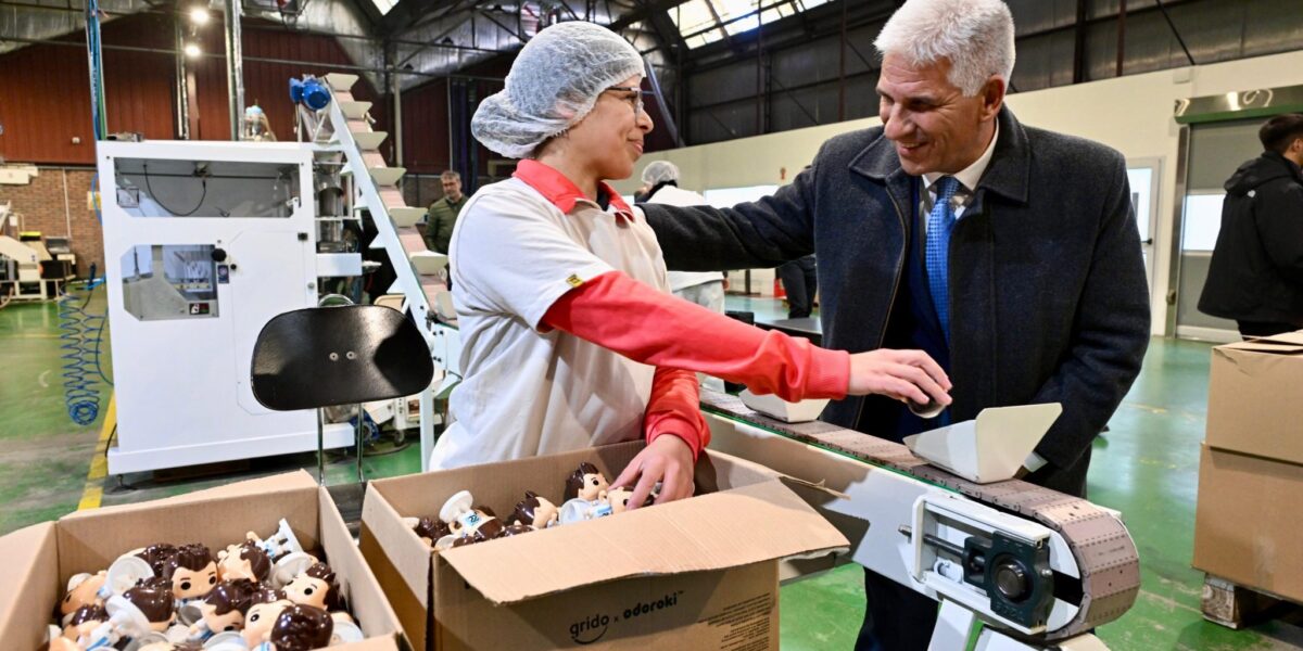 Una empresa de San Luis fabrica productos plásticos, exporta a 16 países y ahora sumará una línea propia de golosinas