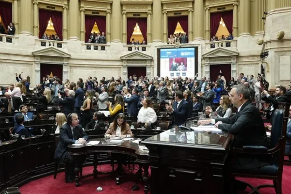 Diputados convocó a una sesión para avanzar con la interpelación a Manuel Adorni