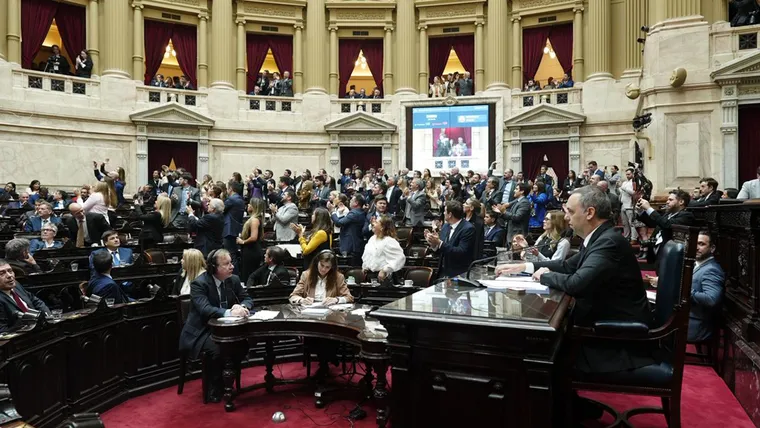 Diputados convocó a una sesión para avanzar con la interpelación a Manuel Adorni