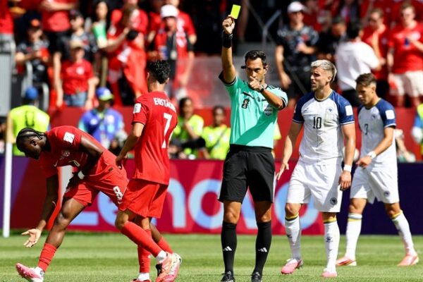 Facundo Tello hizo historia en el Mundial 2026 al aplicar por primera vez la regla de los 5 segundos