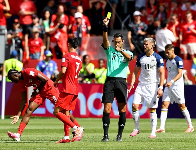 Facundo Tello hizo historia en el Mundial 2026 al aplicar por primera vez la regla de los 5 segundos