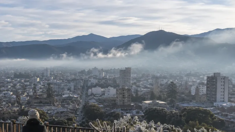 Emiten alertas por frío extremo, fuertes vientos y viento zonda en Jujuy