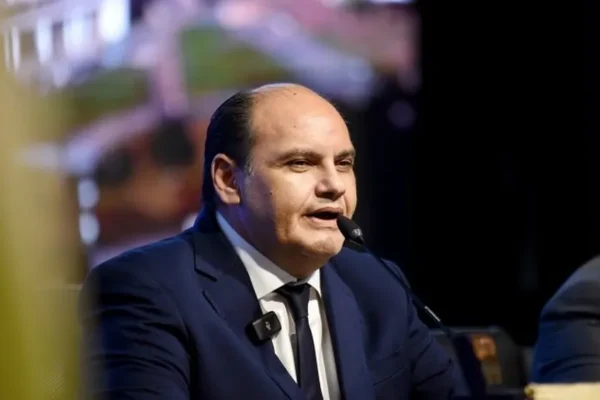 Saadi confirmó que los trabajadores becados seguirán cobrando aguinaldo en la Capital