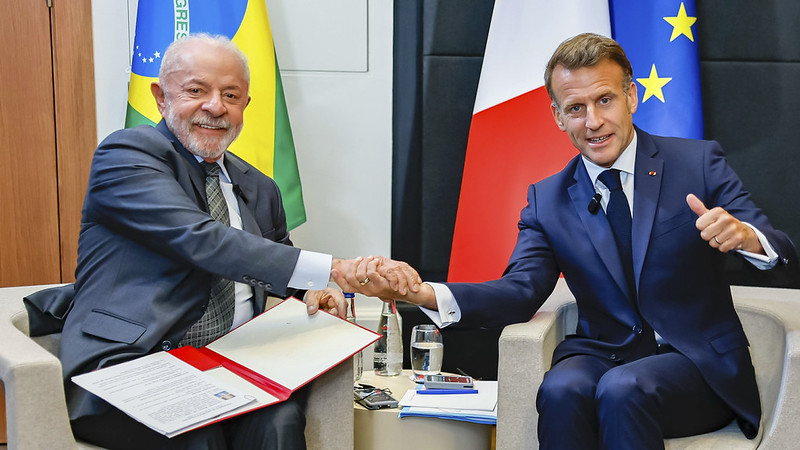 Lula se reunió con Macron durante la Cumbre del G7 y destacó el papel de Brasil