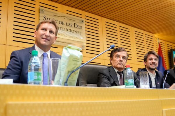 Rovira anunció una tarjeta sanitaria para el sector yerbatero y la incorporará al proyecto de trazabilidad