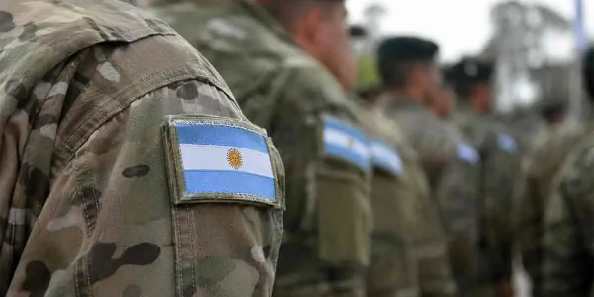Los militares cobrarán un nuevo suplemento salarial por títulos universitarios y posgrados