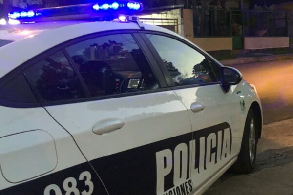 Detuvieron a un policía en Posadas acusado de usar la tarjeta de crédito de un detenido para hacer compras
