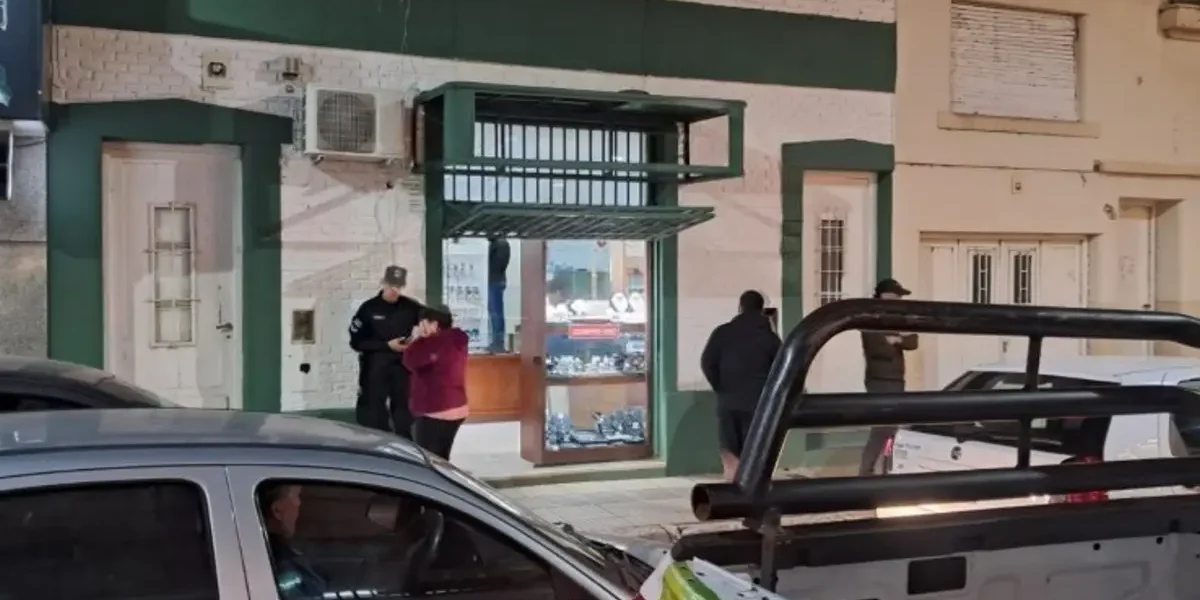 Secuestraron a un joyero en su casa y desvalijaron su comercio en Corrientes