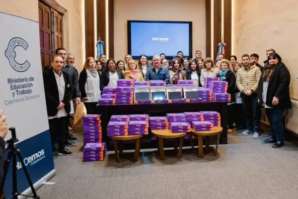 Catamarca entregó más de 200 tablets y ya alcanzó a 101 escuelas con tecnología educativa