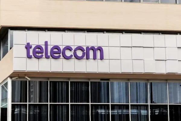 El Gobierno aprobó la compra de Telefónica por Telecom, pero exigió ceder 6 millones de clientes
