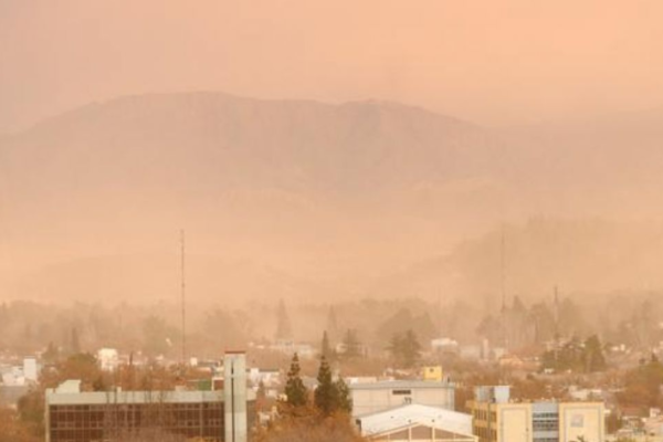 Alerta amarilla por viento Zonda en Salta: recomiendan extremar los cuidados en las rutas