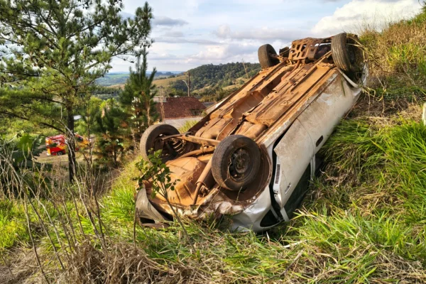 Un argentino resultó herido tras despistar y caer por un barranco en una ruta de Brasil