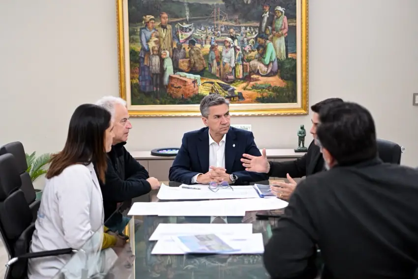 Zdero anunció la construcción de 10 nuevos consultorios externos en el Hospital Perrando