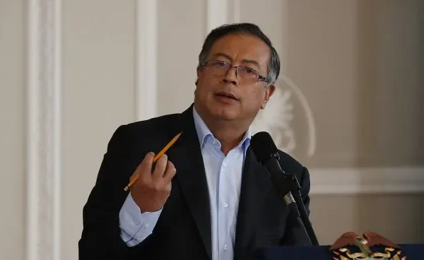 El Gobierno colombiano rechazó trasladar la investidura presidencial a una guarnición militar