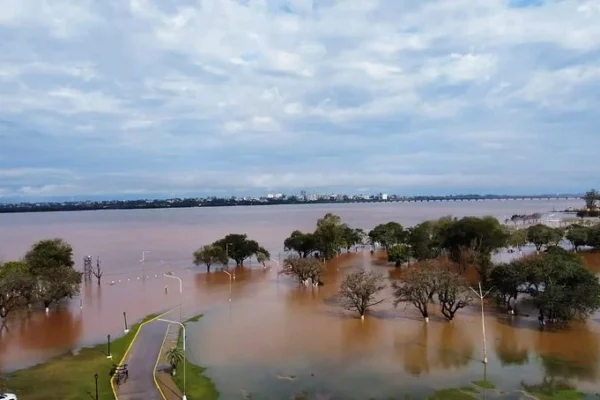 Corrientes ya tiene evacuados por la crecida del río Uruguay y advierten que es tarde para iniciar nuevas obras