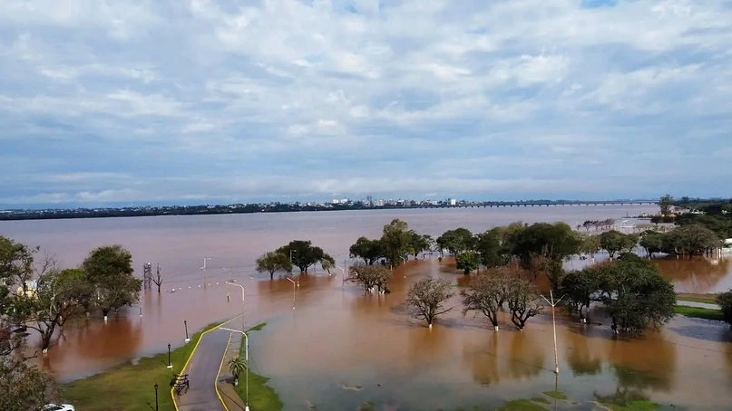 Corrientes ya tiene evacuados por la crecida del río Uruguay y advierten que es tarde para iniciar nuevas obras