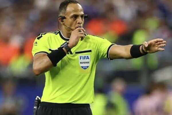 La FIFA confirmó a Ismail Elfath como árbitro de Argentina-Inglaterra por la semifinal del Mundial 2026