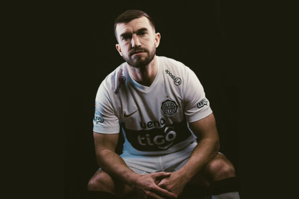 El club paraguayo Olimpia oficializó el fichaje del neozelandés Tim Payne
