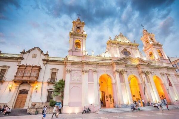 Salta recibió más de 32.500 turistas y alcanzó un 80% de ocupación hotelera en la capital