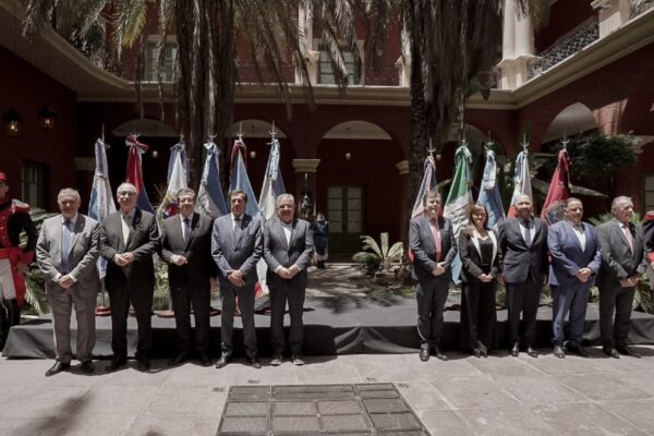 El Norte Grande reúne a sus diez gobernadores en Misiones y recibe a Santilli con una agenda de infraestructura y energía