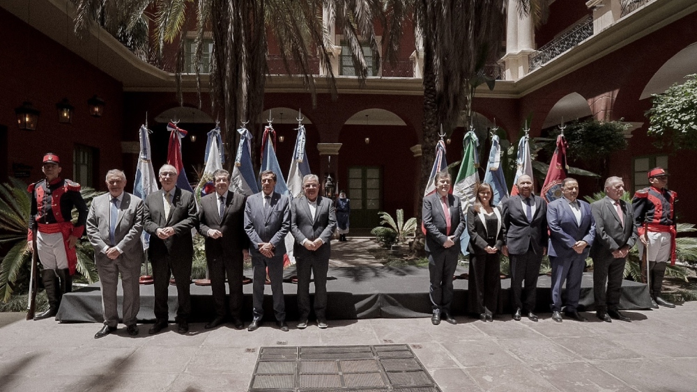 El Norte Grande reúne a sus diez gobernadores en Misiones y recibe a Santilli con una agenda de infraestructura y energía
