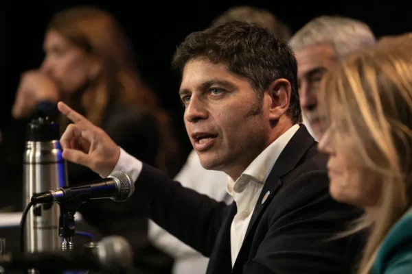 Kicillof acusó a Milei de retener fondos provinciales como “herramienta de extorsión política”