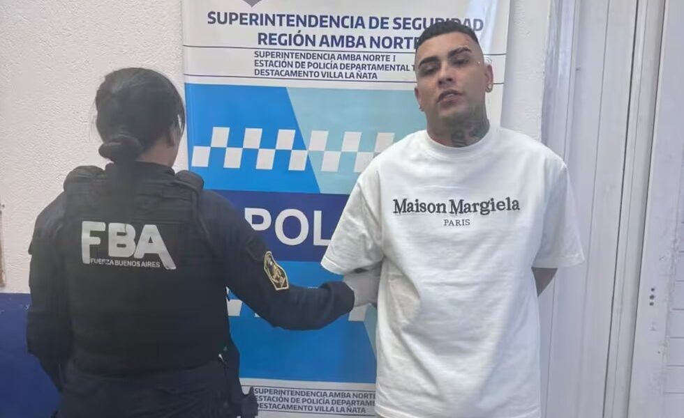 Detuvieron al cantante Callejero Fino en Tigre tras hallar una pistola Glock con la numeración limada