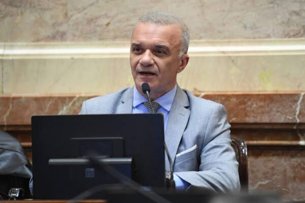 Carlos Arce, senador por Misiones, confirmó que votará contra el capítulo que modifica la Ley de Tierras