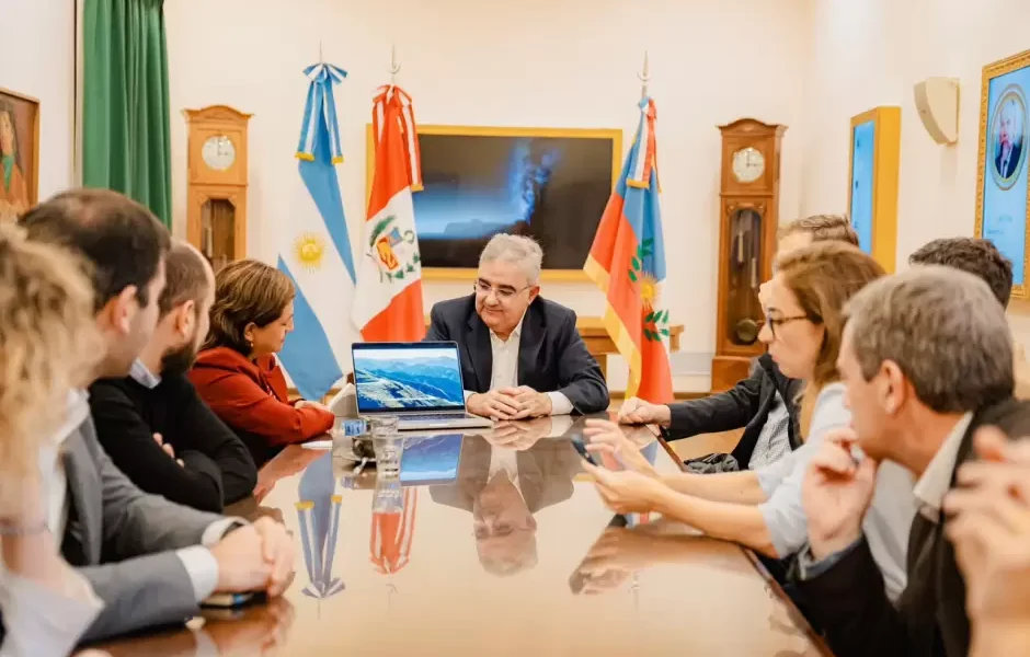 Catamarca y el BID analizaron obras viales, energéticas e hídricas para el interior provincial