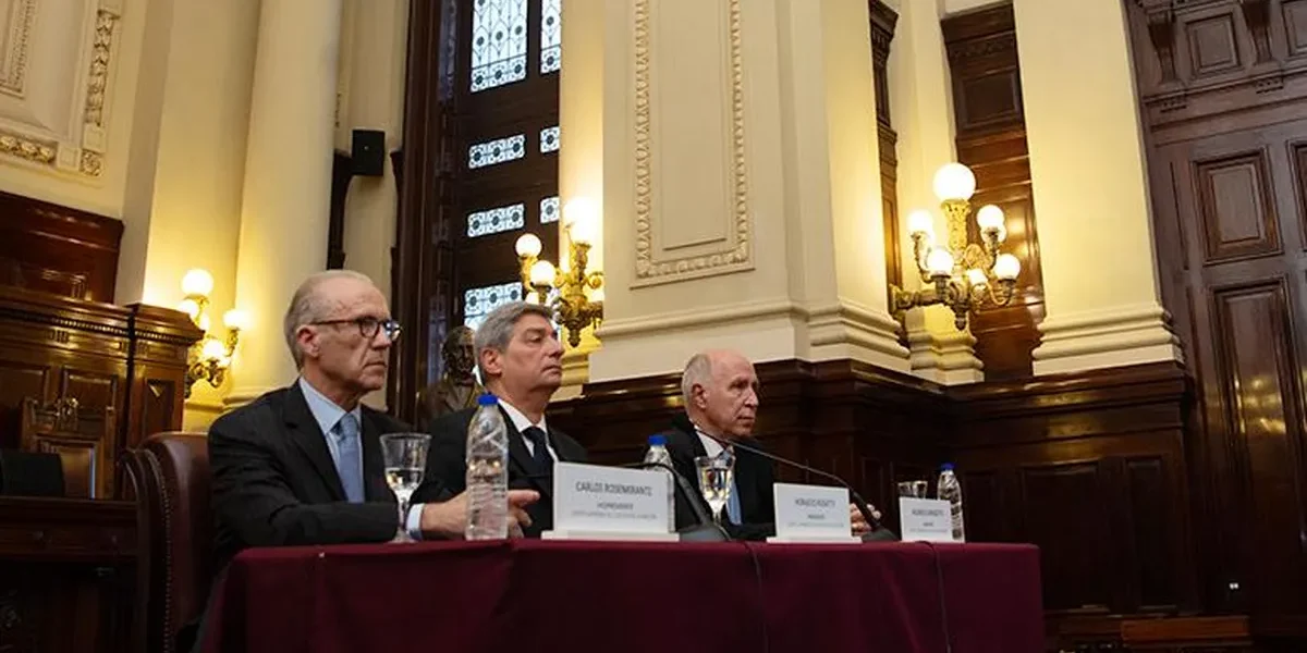 La Corte declaró inconstitucional parte de un DNU de Macri por falta de una situación de urgencia