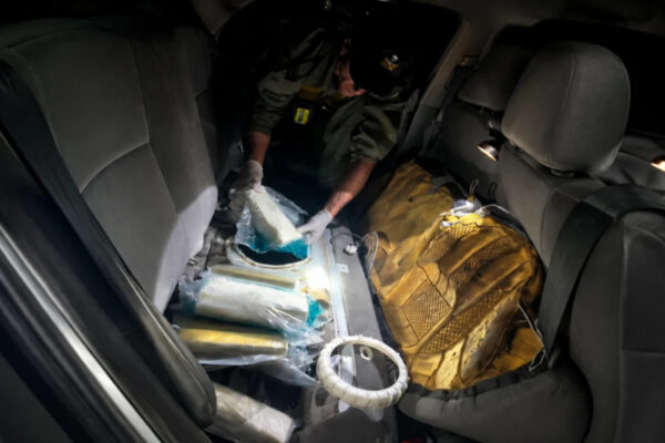 Condenaron a siete años de prisión a un expolicía que organizó un traslado de cocaína