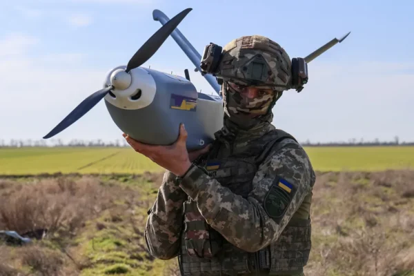 Según The Financial Times, grupos criminales de Colombia envían hombres a la guerra en Ucrania para capacitarse con drones