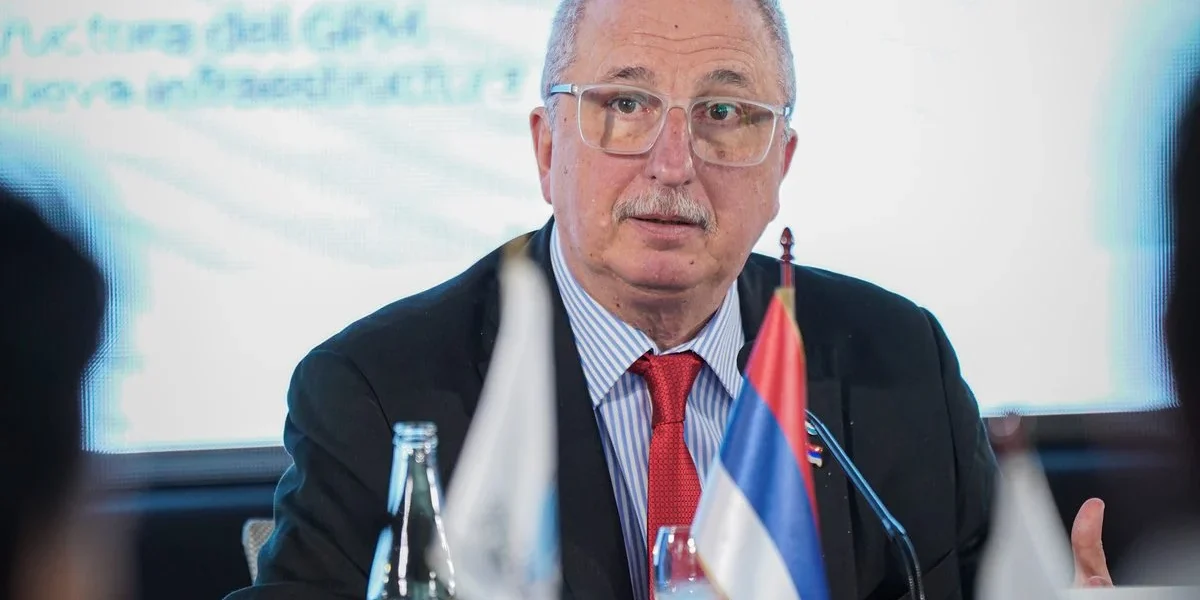 Misiones y el Banco Macro lanzan créditos de hasta $400 millones para infraestructura educativa privada