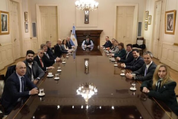 Casa Rosada prepara una ofensiva en Diputados: Milei convoca al Gabinete y a legisladores libertarios