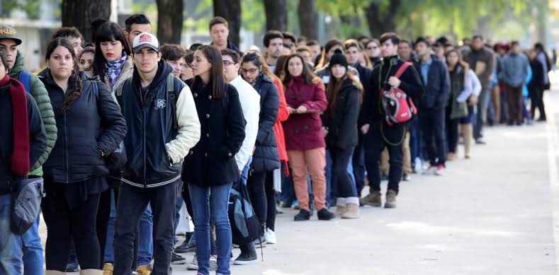 Siete de cada diez jóvenes argentinos están inactivos, desocupados o tienen empleos informales