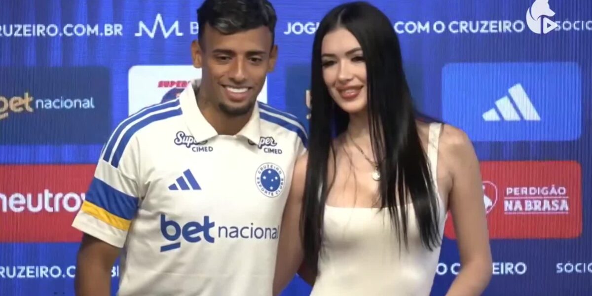 Luciano Rodríguez fue presentado en Cruzeiro y protagonizó un momento con su novia que se volvió viral