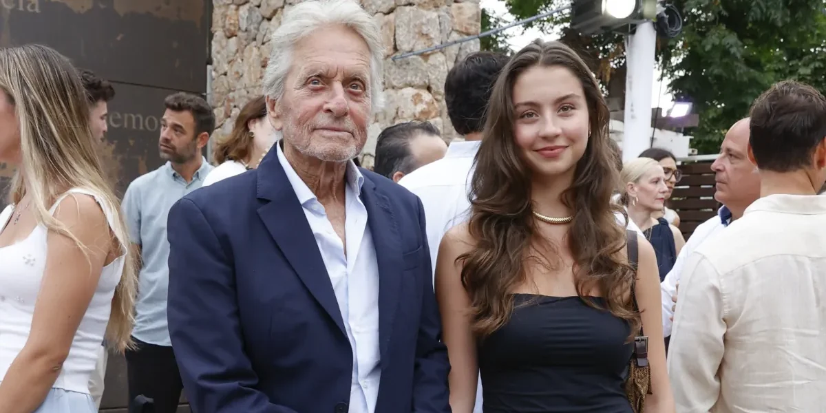 La hija de Michael Douglas y Catherine Zeta-Jones sorpendió hablando en español