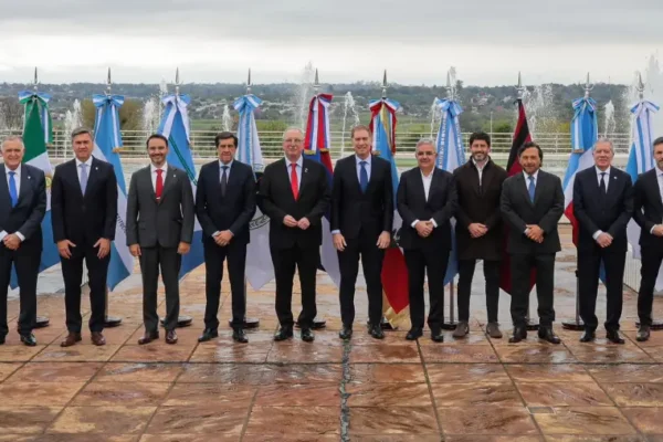 Gobernadores del Norte Grande preparan una nueva reunión para cerrar el acuerdo por tarifas eléctricas