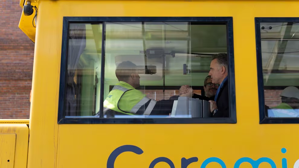 El presidente de Uruguay, Yamandú Orsi, planteó extender el Ferrocarril Central hacia Paraguay y Argentina