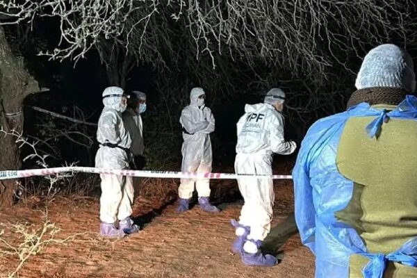 Investigan un presunto femicidio seguido de suicidio: una pareja fue hallada muerta junto a una escopeta