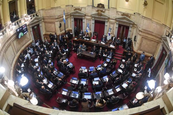 🔴 El Senado debate la Ley de Inviolabilidad de la Propiedad Privada tras el retiro del capítulo sobre tierras rurales