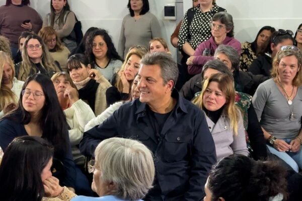 Massa reapareció en la escena nacional y crecen las especulaciones sobre una candidatura en 2027