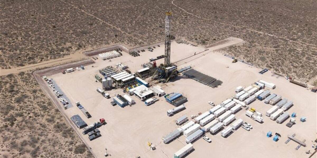 YPF confirmó la presentación del mayor proyecto bajo el RIGI: Prevé 20.000 empleos anuales durante su construcción