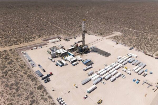 YPF confirmó la presentación del mayor proyecto bajo el RIGI: Prevé 20.000 empleos anuales durante su construcción