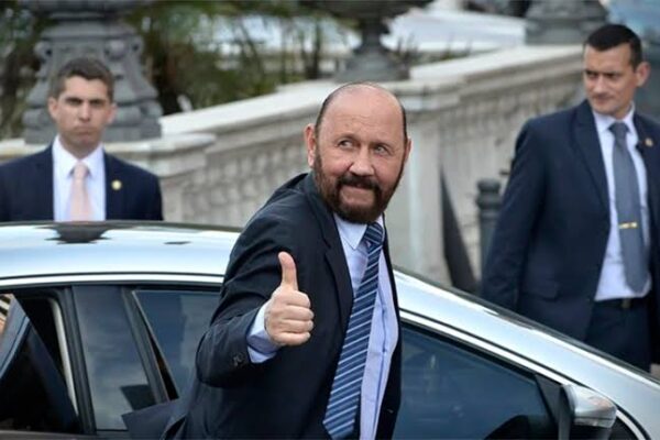 Gildo Insfrán anunció una suba del 15% para docentes de su provincia: se pagará entre agosto y octubre